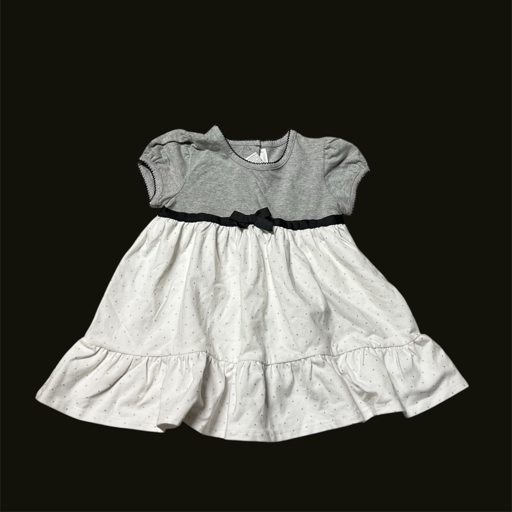 ◼️CAMILLA: Girl size 3T, short sleeve gray/white polka dot dress preowned◼️